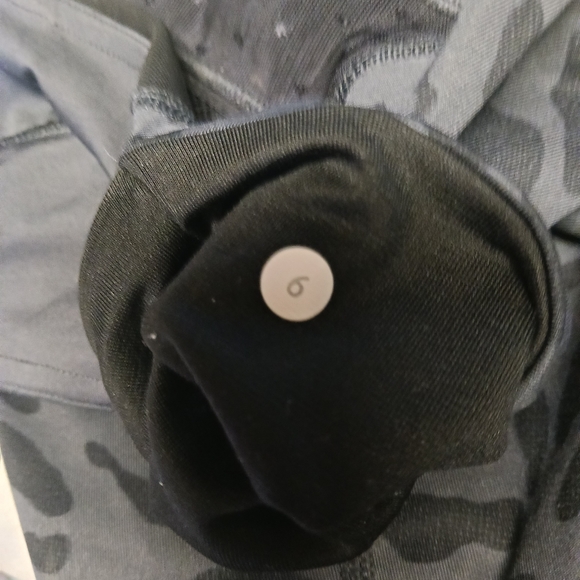 Lululemon athletica just breathe leggings crop animal swirl yoga full-on lutreme - Picture 4 of 10